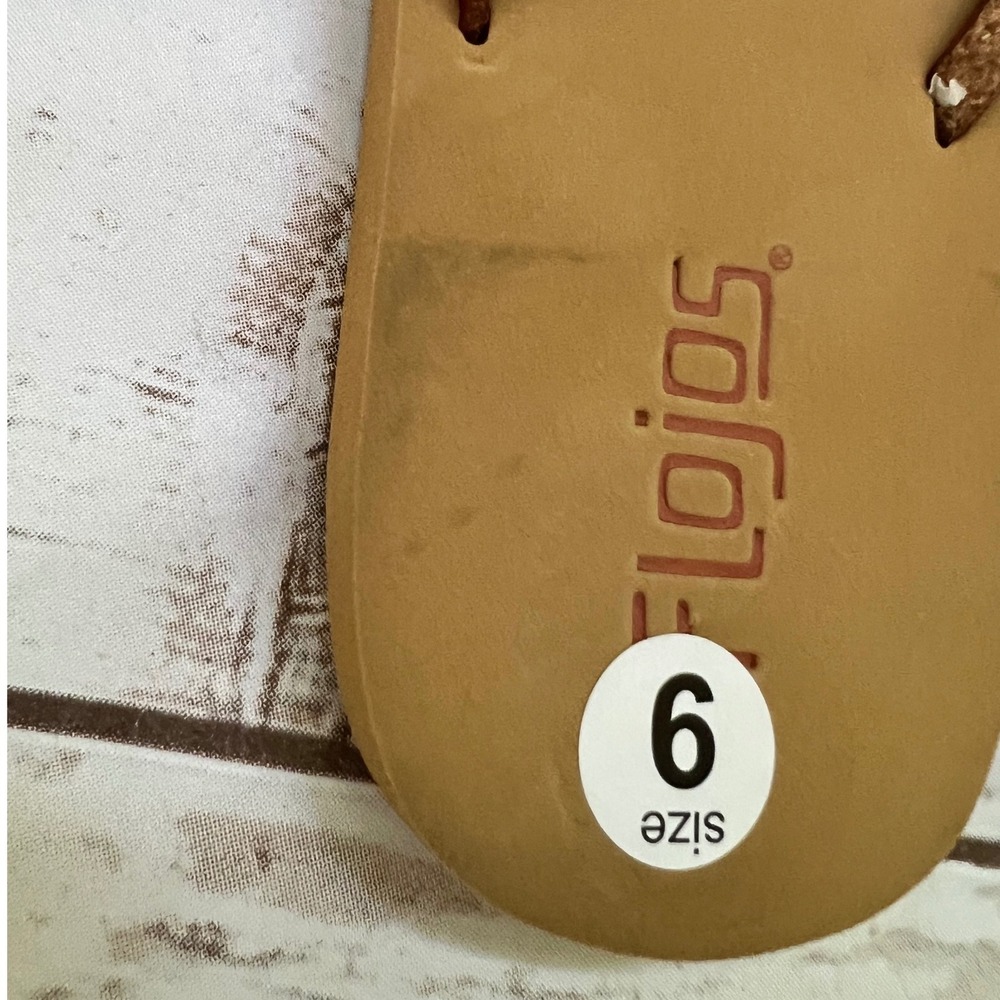NEW Flojos Sandals Tan Brown Faux Leather Knot Detail Flip Flops Size 6 - Picture 5 of 5